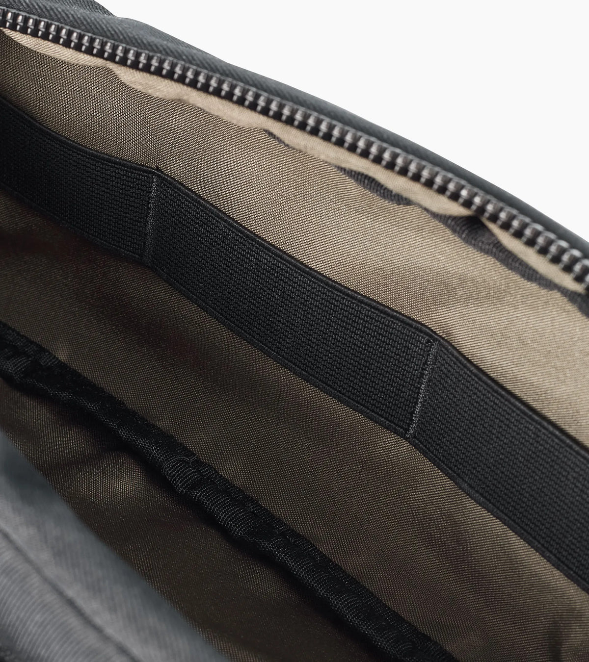 Porsche Design Pouch – Essential