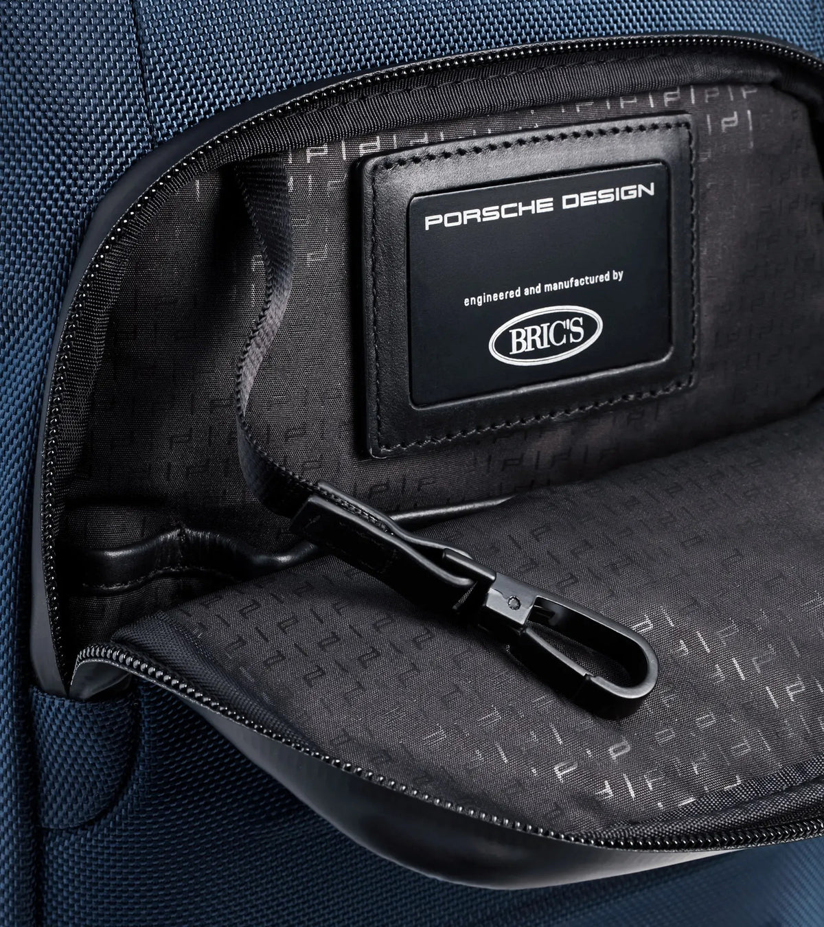 Porsche Design Roadster Pro Shoulder Bag S